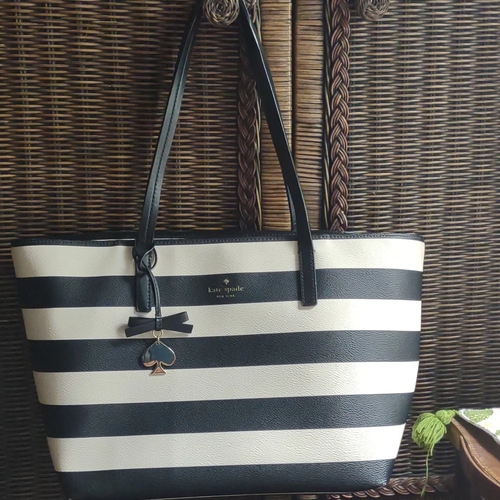 Kate Spade - Picture 2 of 7